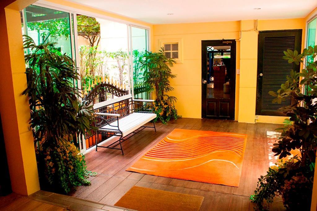 Justbeds Hotel Bangkok Bagian luar foto
