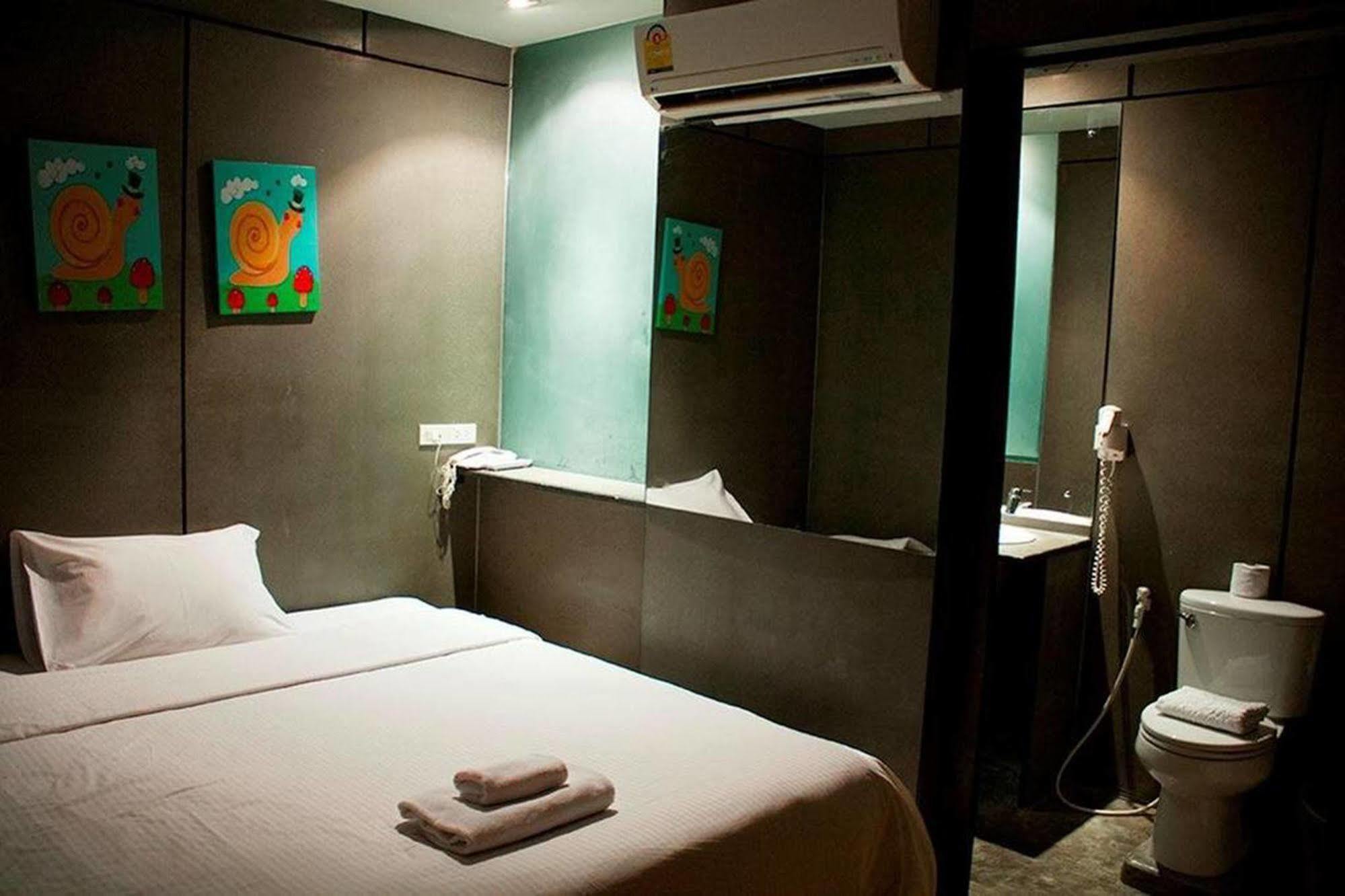 Justbeds Hotel Bangkok Bagian luar foto