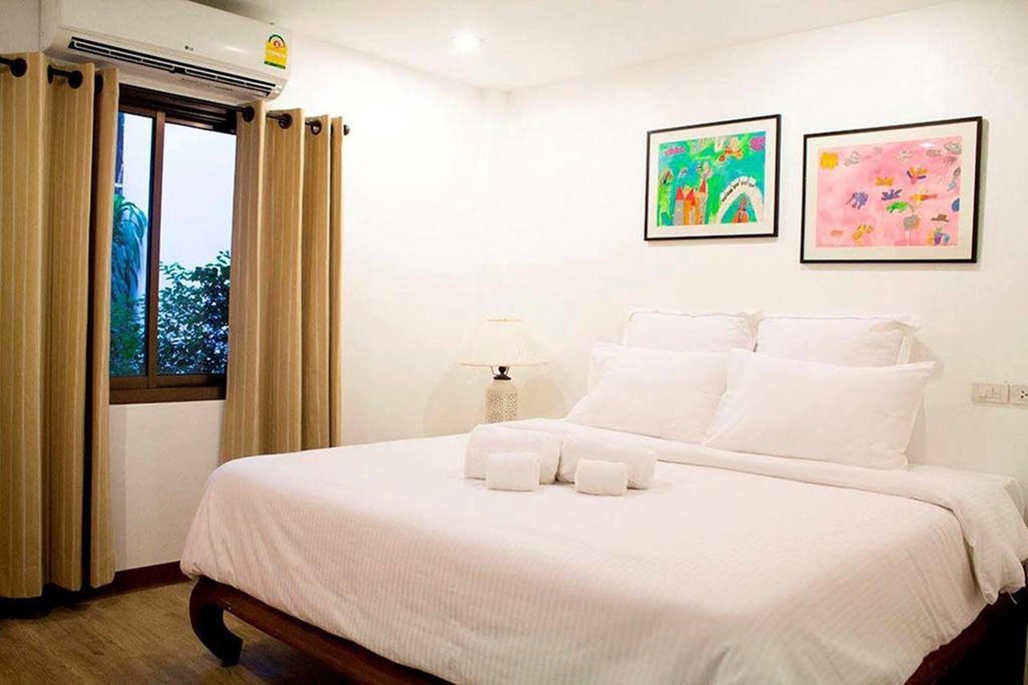 Justbeds Hotel Bangkok Bagian luar foto