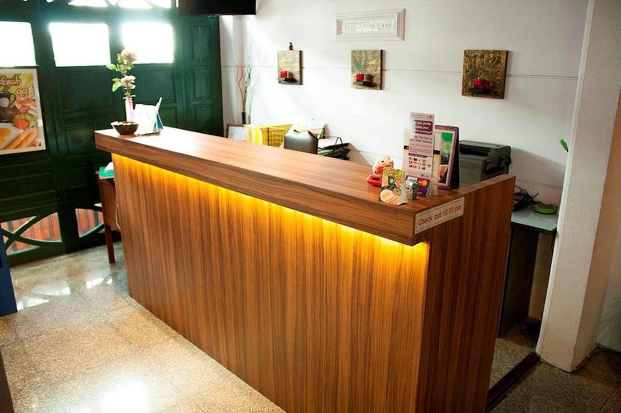 Justbeds Hotel Bangkok Bagian luar foto
